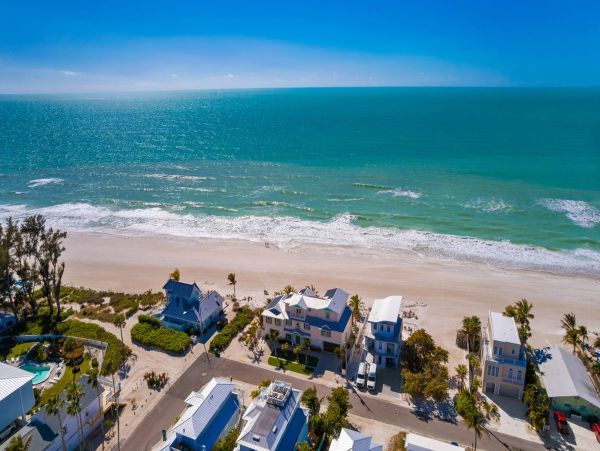 Gulf Front Upscale Four Bedroom Vacation Home in Holmes Beach