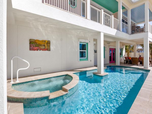 Gulf Front Upscale Four Bedroom Vacation Home in Holmes Beach