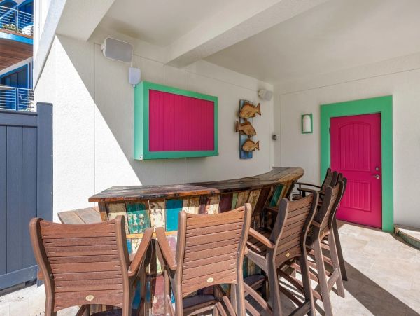 Gulf Front Upscale Four Bedroom Vacation Home in Holmes Beach