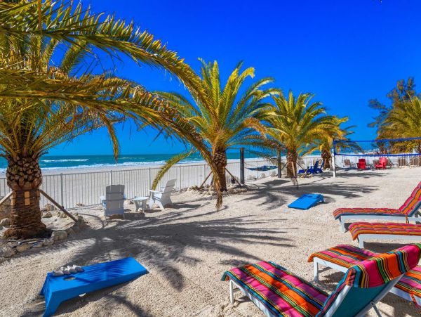 Gulf Front Upscale Four Bedroom Vacation Home in Holmes Beach