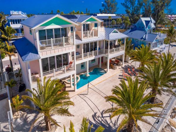 Gulf Front Upscale Four Bedroom Vacation Home in Holmes Beach