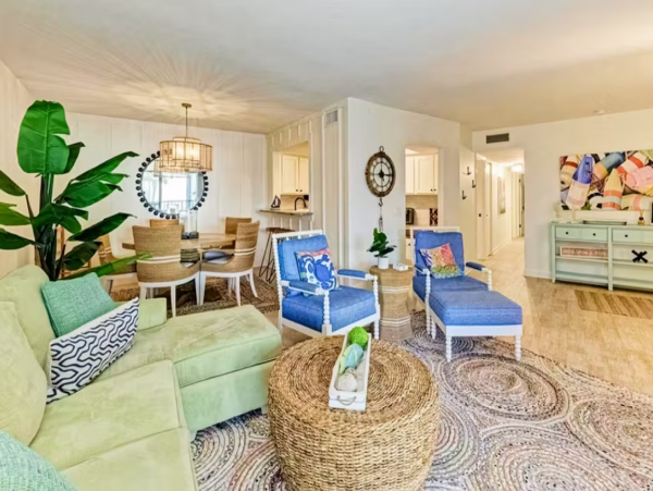 Holmes Beach Vacation Condo with Beach Access & Tennis Court