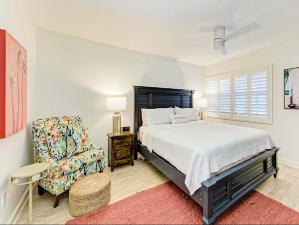 Holmes Beach Vacation Condo with Beach Access & Tennis Court