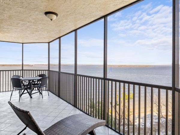 Punta Rassa Peninsula Vacation Condo Two Bedroom