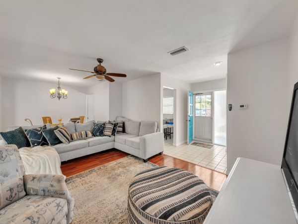 Lovely Clearwater 2 Bedroom Vacation Home