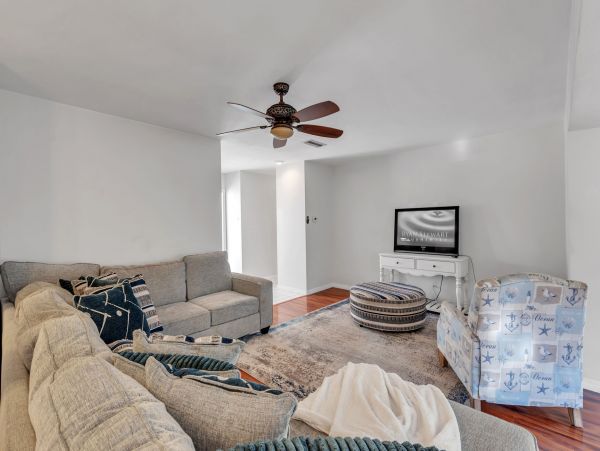 Lovely Clearwater 2 Bedroom Vacation Home