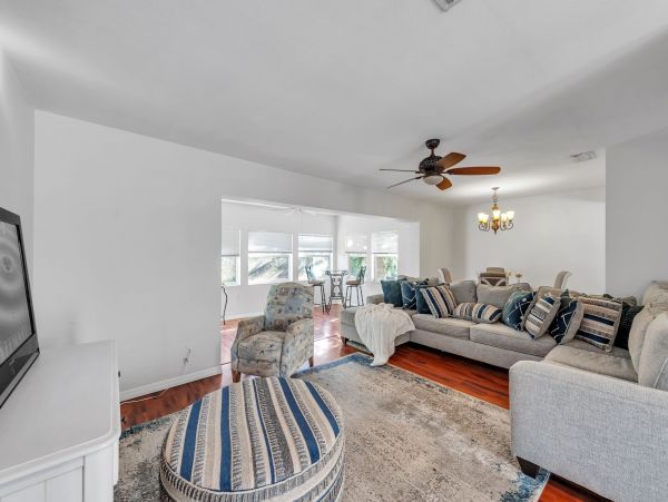 Lovely Clearwater 2 Bedroom Vacation Home