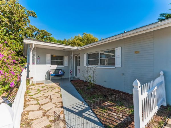 Lovely Clearwater 2 Bedroom Vacation Home