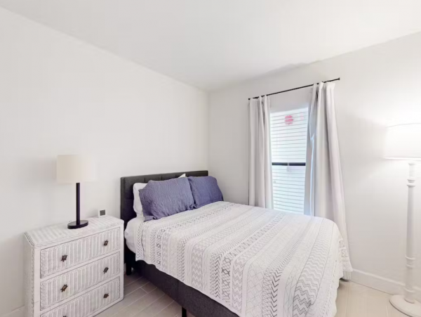 Vacation Condo 2 Bedroom, Pool & Tennis Court in Fort Myers