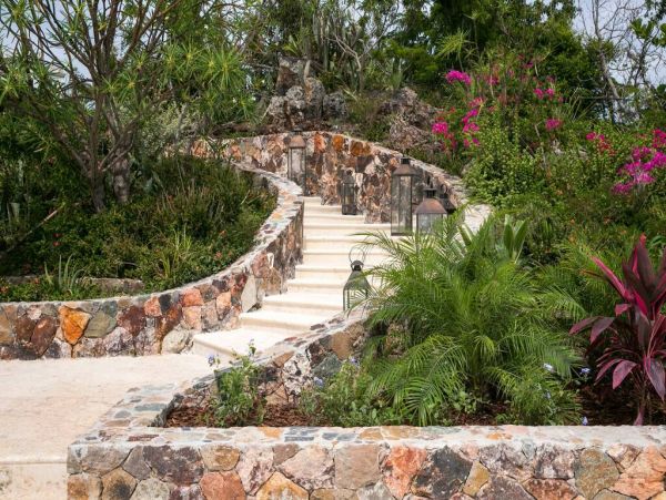 Caribbean Rental with 7 Bedrooms and Great Views