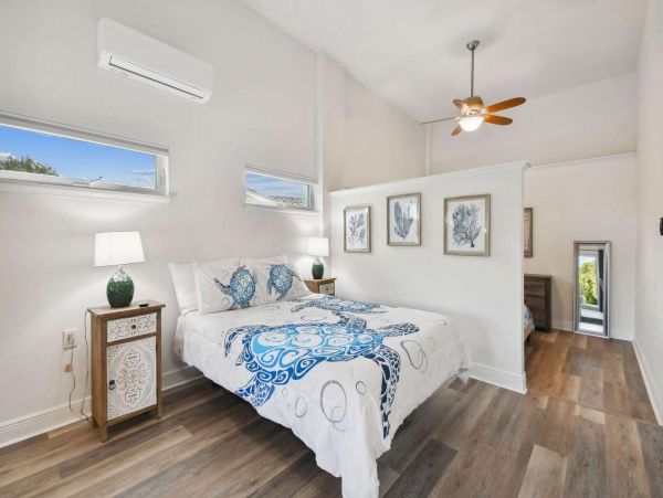 Luxurious Waterfront 4 Bedroom Vacation Rental Home in Sarasota
