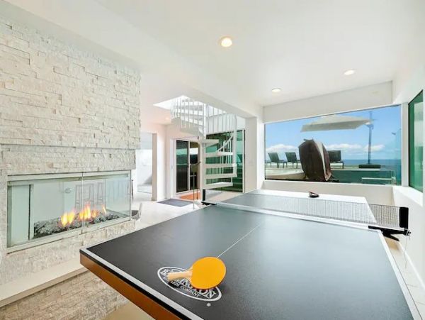 Stunning Views Malibu Vacation Home Sleeps 10 Guests