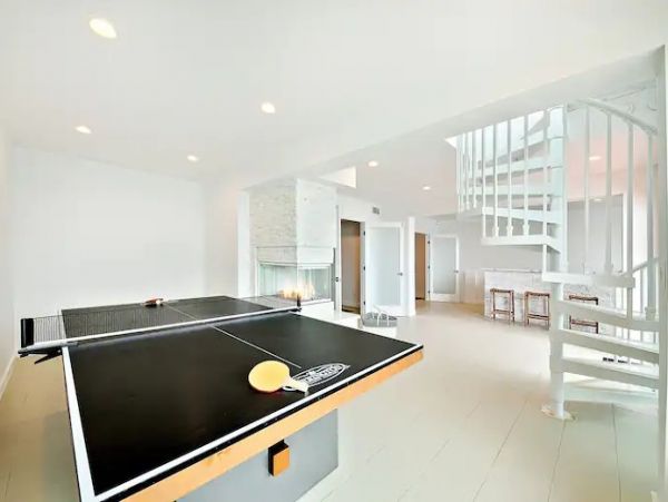 Stunning Views Malibu Vacation Home Sleeps 10 Guests