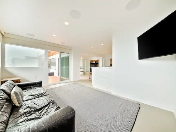 Stunning Views Malibu Vacation Home Sleeps 10 Guests