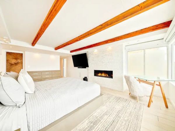Stunning Views Malibu Vacation Home Sleeps 10 Guests