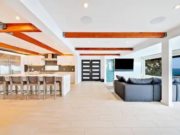 Stunning Views Malibu Vacation Home Sleeps 10 Guests