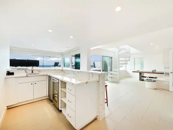 Stunning Views Malibu Vacation Home Sleeps 10 Guests