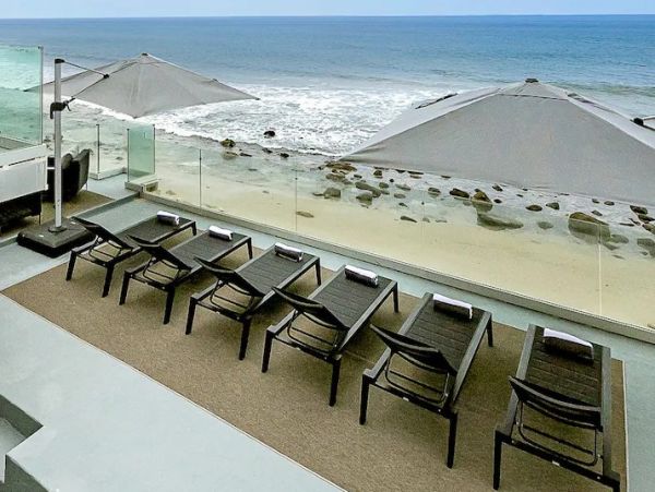 Stunning Views Malibu Vacation Home Sleeps 10 Guests