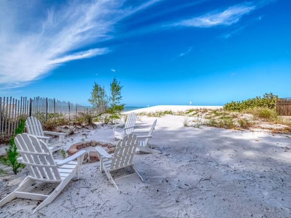 Lovely Cottage with 3 Bedrooms & Full Ocean Views