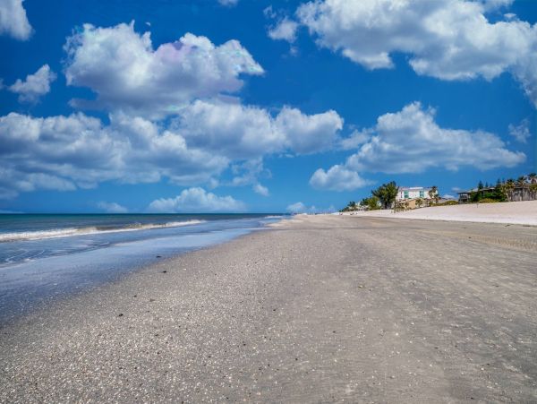 Lovely Cottage with 3 Bedrooms & Full Ocean Views