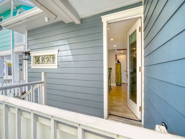 Lovely Cottage with 3 Bedrooms & Full Ocean Views