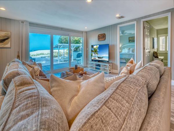 Lovely Cottage with 3 Bedrooms & Full Ocean Views