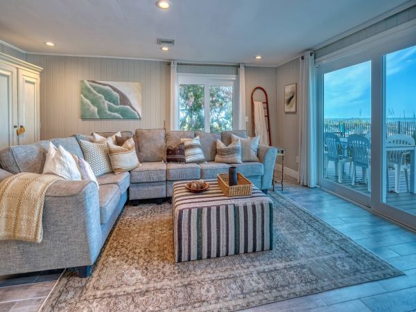 Lovely Cottage with 3 Bedrooms & Full Ocean Views