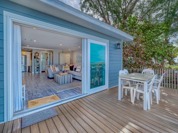 Lovely Cottage with 3 Bedrooms & Full Ocean Views