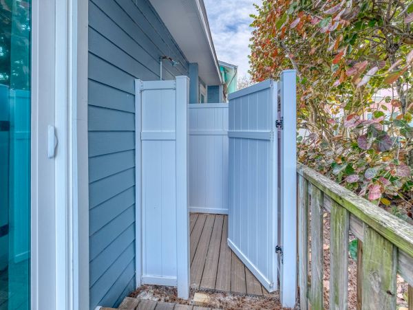 Lovely Cottage with 3 Bedrooms & Full Ocean Views