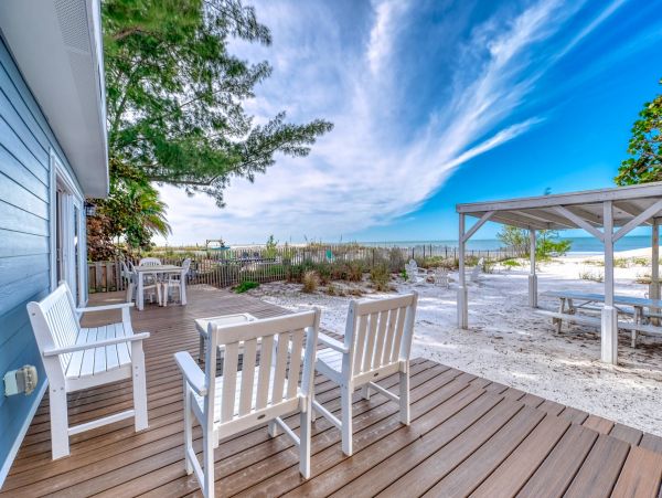 Lovely Cottage with 3 Bedrooms & Full Ocean Views