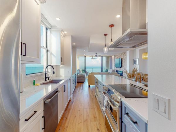 Gulf-front 3 Bedroom Condo in Longboat Key