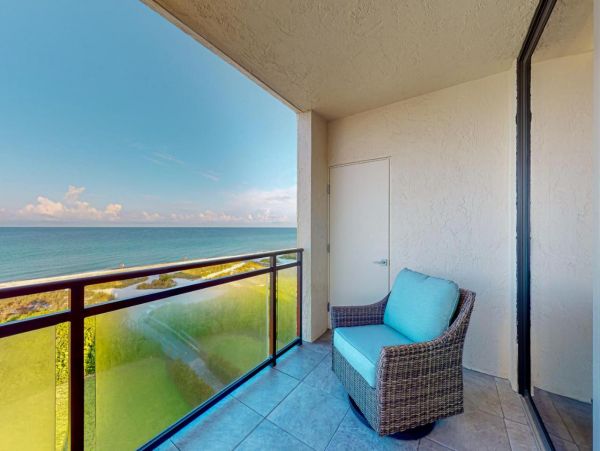 Gulf-front 3 Bedroom Condo in Longboat Key