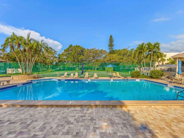Gulf-front 3 Bedroom Condo in Longboat Key