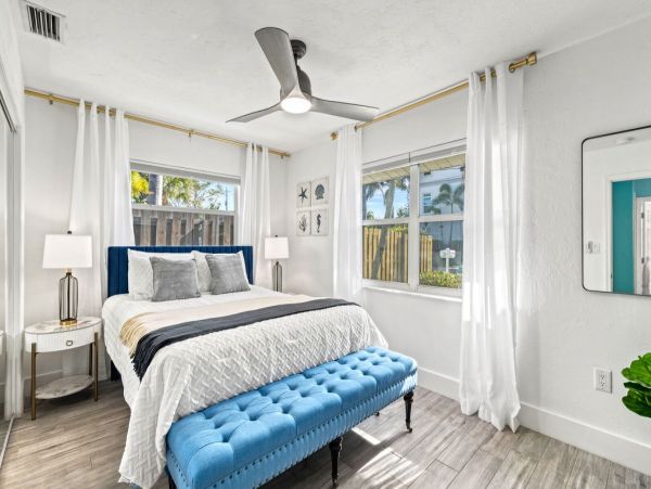 Charming 3 Bedroom Rental Short Walk to Beach