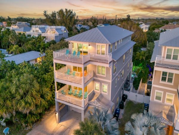 Luxury Siesta Key Vacation Rental - Beachfront Villa Near Siesta Key Village