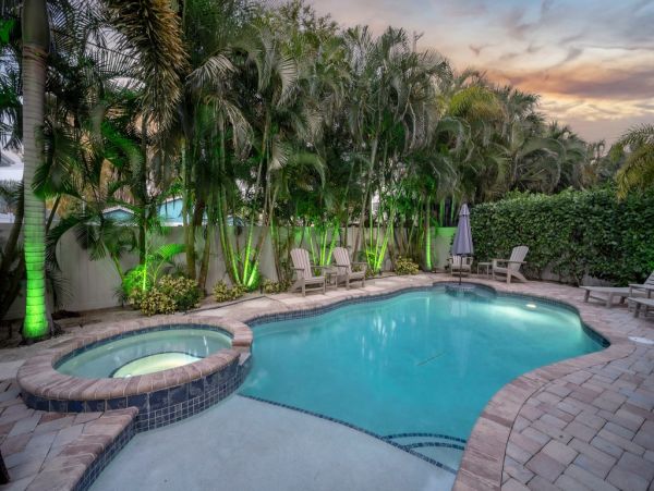 Luxury Siesta Key Vacation Rental - Beachfront Villa Near Siesta Key Village