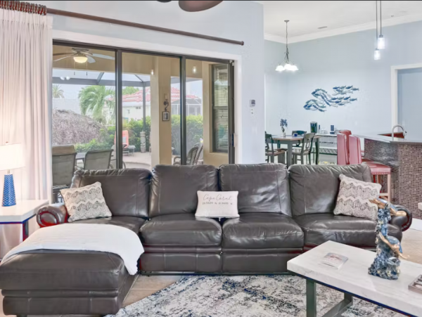 Cape Coral Vacation Home 5 Bedroom & Saltwater Pool