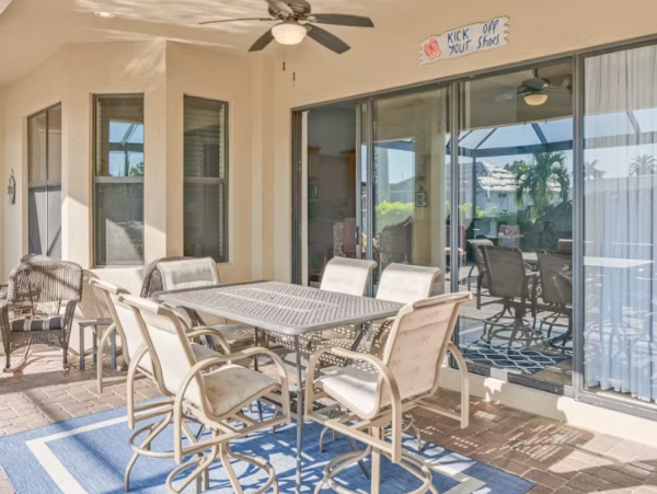 Cape Coral Vacation Home 5 Bedroom & Saltwater Pool