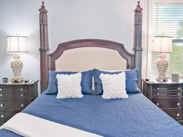 Cape Coral Vacation Home 5 Bedroom & Saltwater Pool