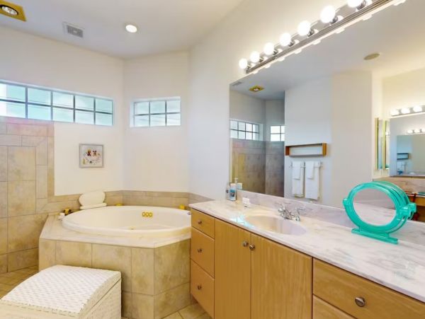 Cape Coral Amazing Getaway Four Bedroom Private Caged Pool