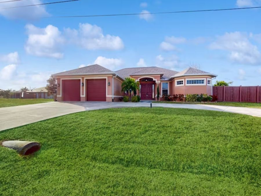 Cape Coral Amazing Getaway Four Bedroom Private Caged Pool