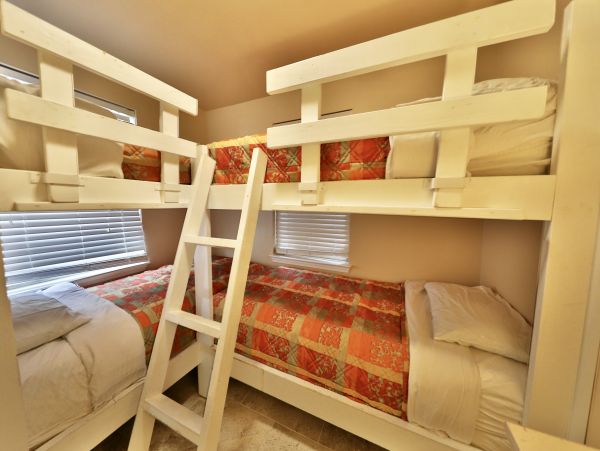 Full Ocean Views 5 Bedroom Vacation Rental