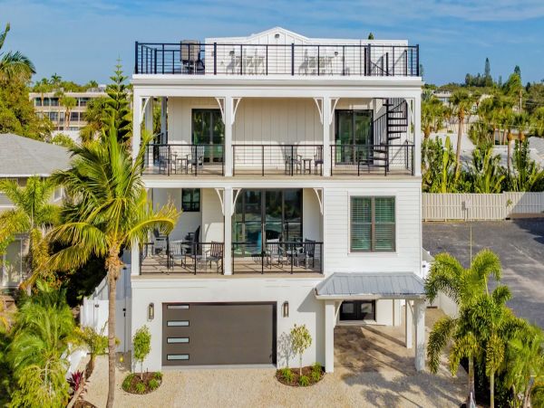 Luxury Vacation Rental 7 Bedroom, Private Pool & Terrace