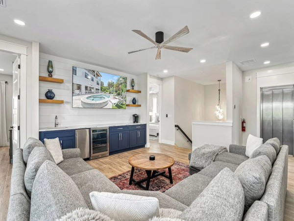 Luxury Vacation Rental 7 Bedroom, Private Pool & Terrace