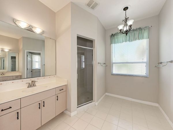 Beautiful Osprey Vacation Pool Home Sleeps Six Guests