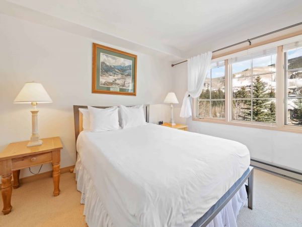Beaver Creek Two Bedrooms Ski in / Ski out