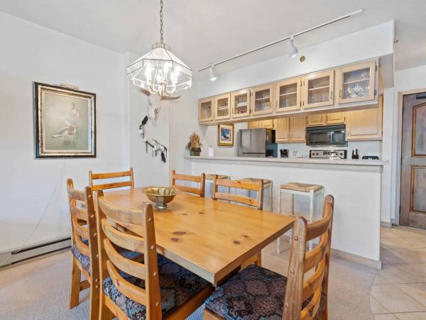 Beaver Creek Two Bedrooms Ski in / Ski out