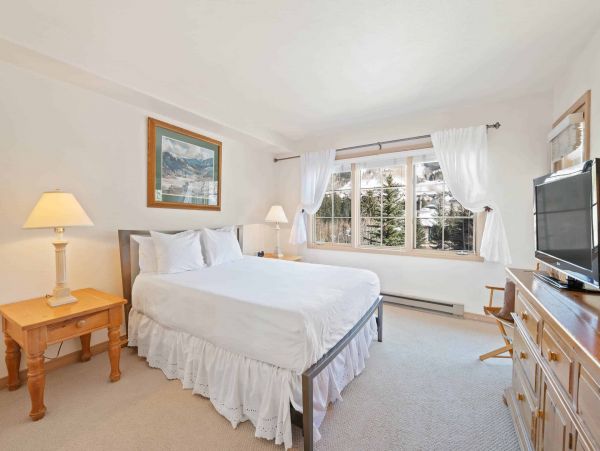 Beaver Creek Two Bedrooms Ski in / Ski out