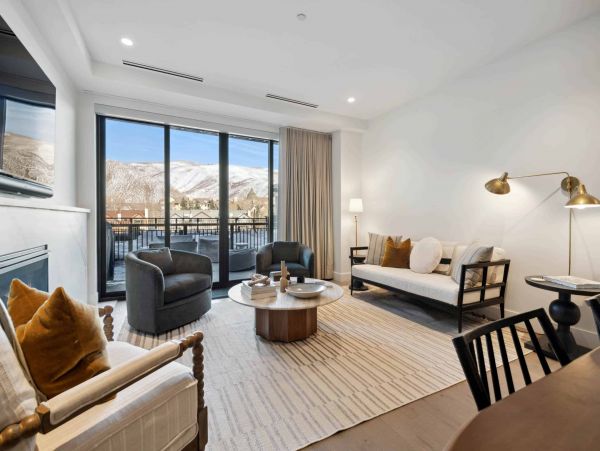 Two Bedroom Mountain Modern Retreat