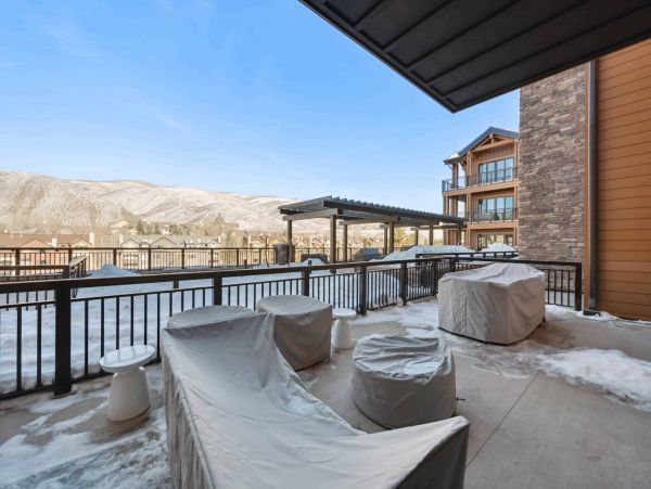 Two Bedroom Mountain Modern Retreat